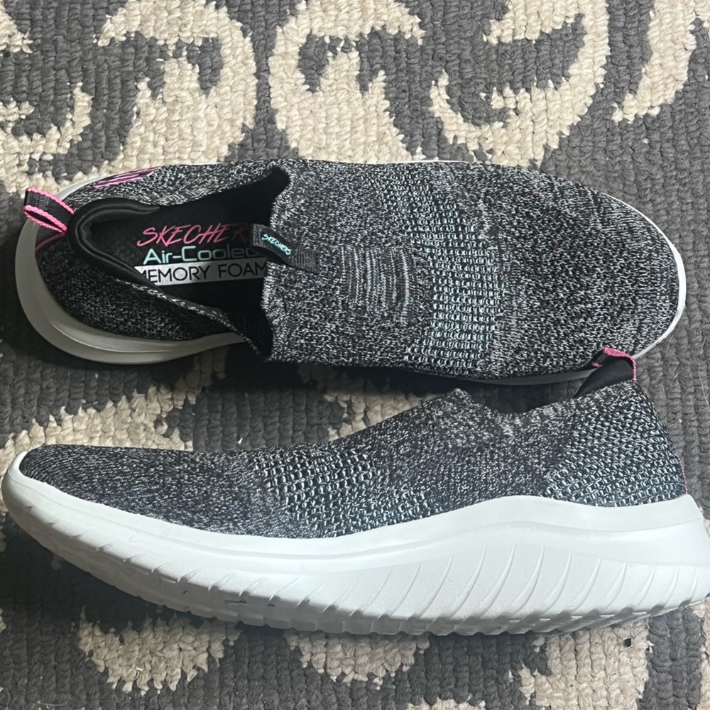 Sketchers (air cooled) memory foam